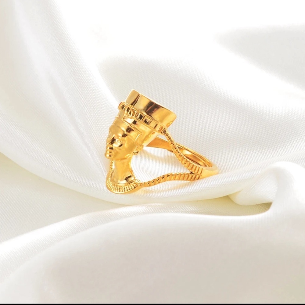 Nefertiti ring